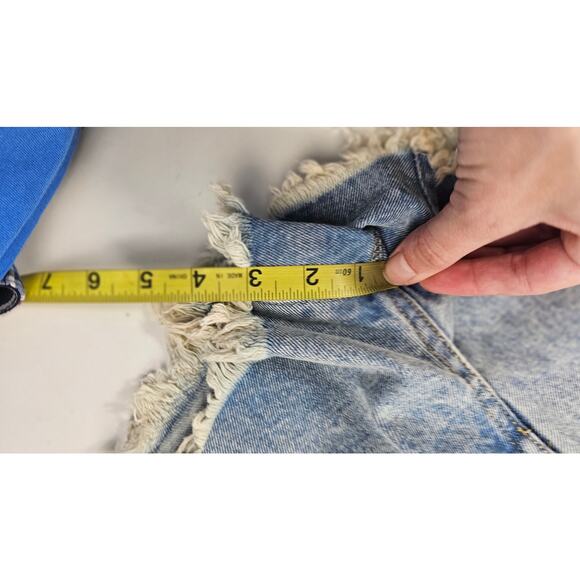 NWT Banjara 7 / 27 juniors distressed grunge denim jeans shorts super high rise - Picture 5 of 7